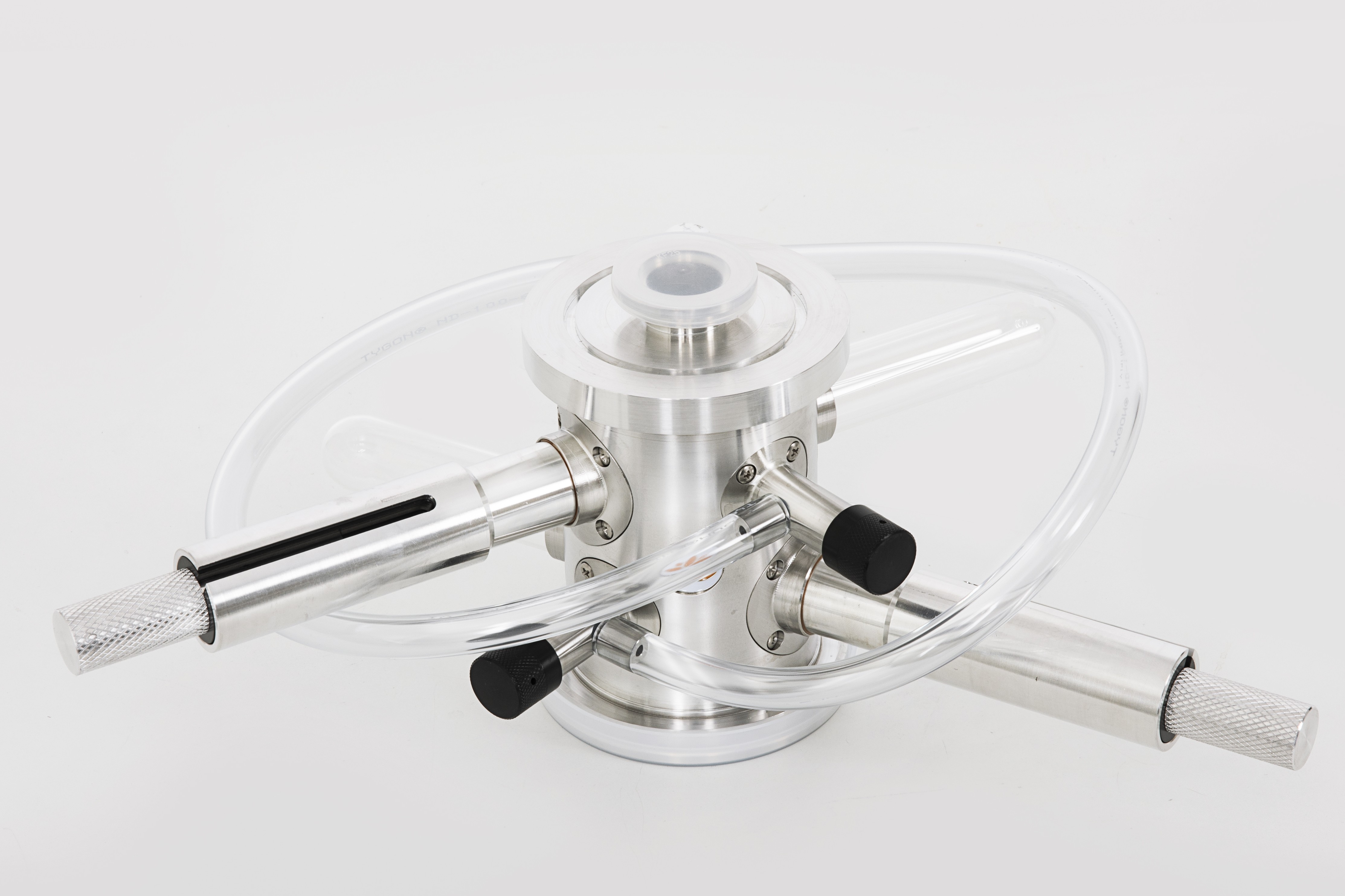 Cryo holders pumping assembly